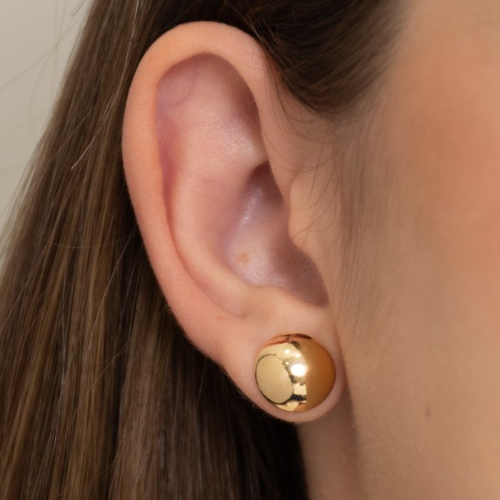 Brinco Fixo Meia Esfera (Médio) | Banhado em Ouro 18k