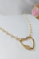 Colar Corrente de Pérolas e Fecho Coração | Banhado em Ouro 18k