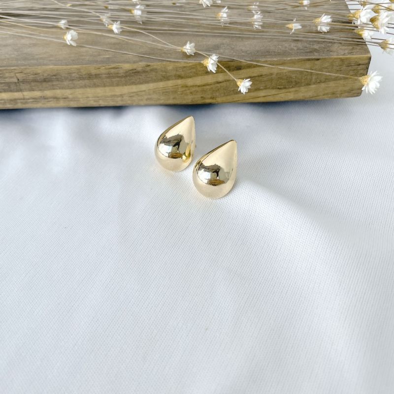 Brinco Gota Italiana Média | Banhado em Ouro 18k