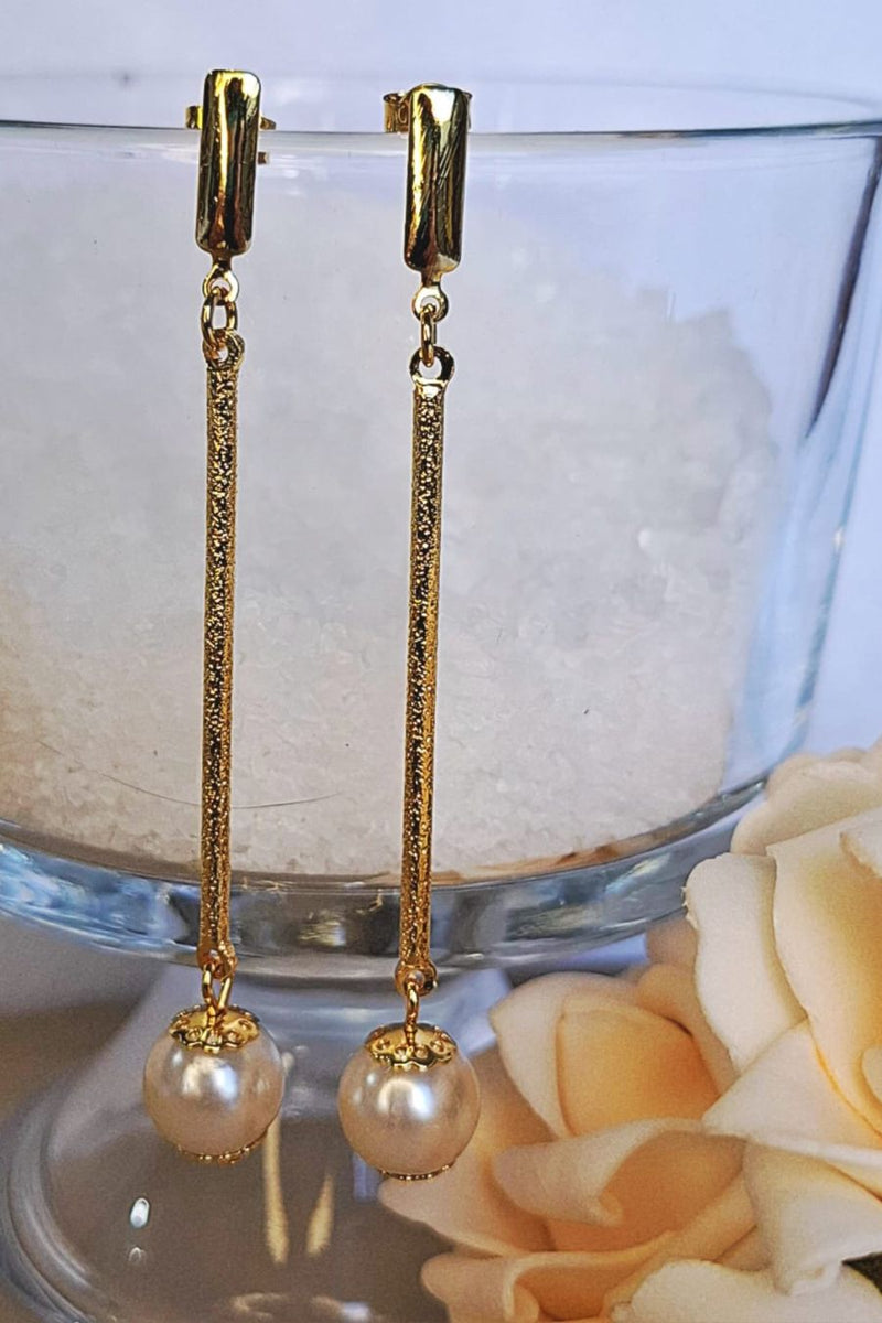 Brinco Haste Fininha com Pingente de Pérola | Banhado em Ouro 18k